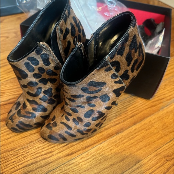 Leopard Print Women's Ankle Booties - 5M - Picture 5 of 7